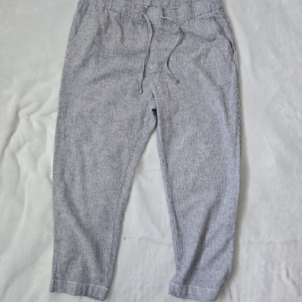 GAP Women's Gray Straight Leg Pants